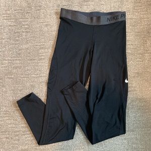 Nike Pro Leggings size small